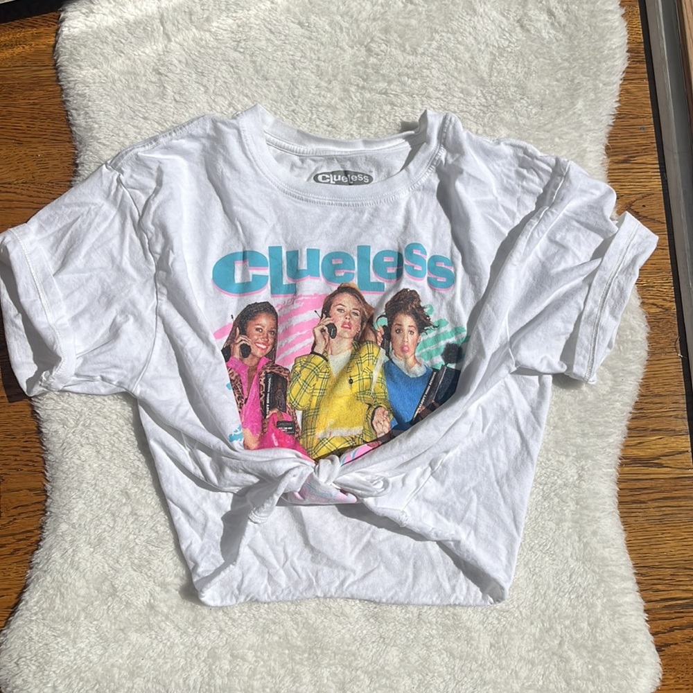 Clueless 100% cotton half tee with colorful picture imprint 💗💗💗size Medium
